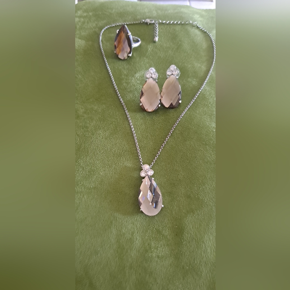 Elegant Silver Jewelry Set